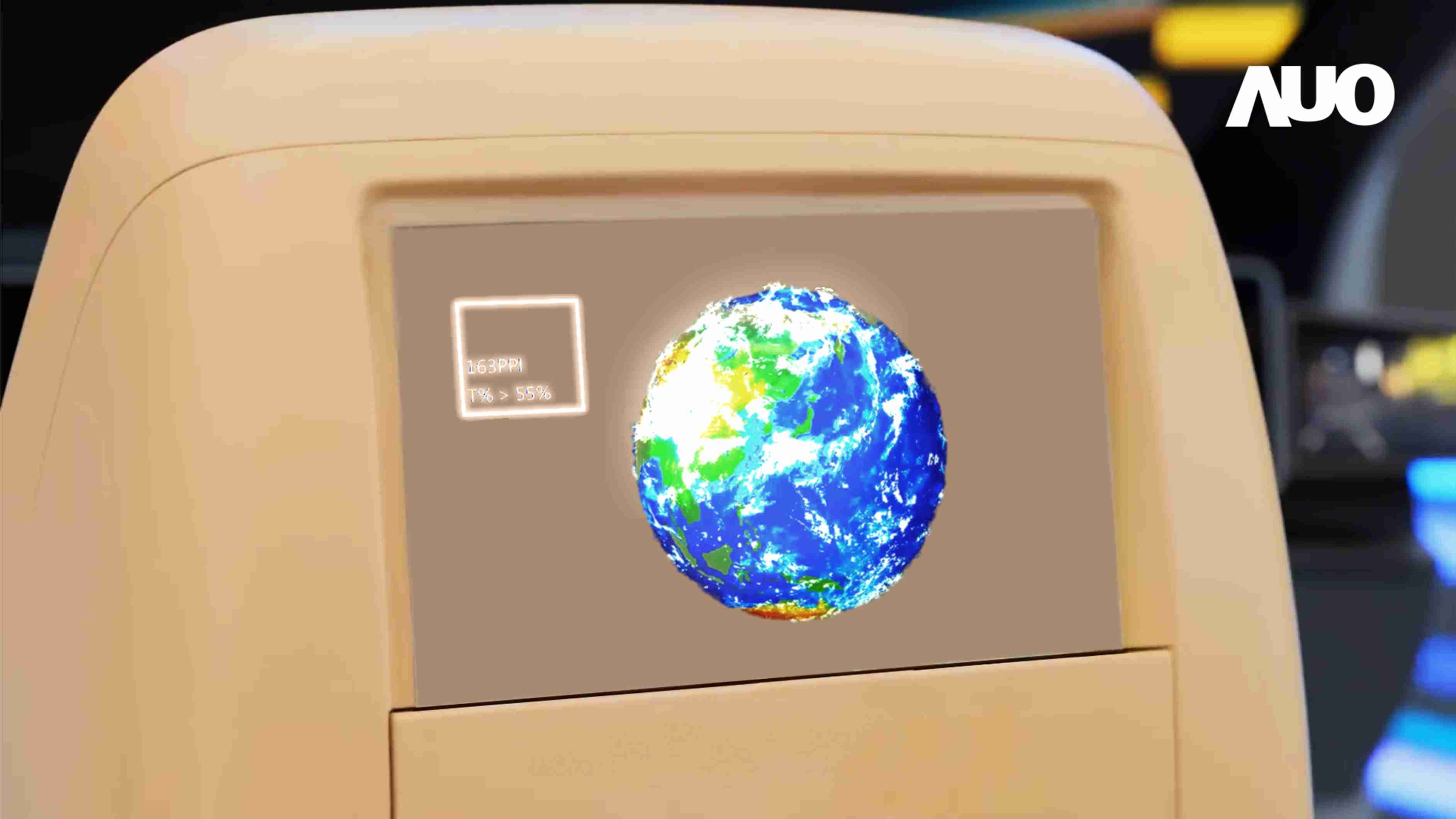 CG电子突破设计与制程挑战，，，，推出全球最高分辨率163ppi的13.5吋透明Micro LED面板，，，并积极布局智能车市场，，以期拓展透明显示应用的可能性