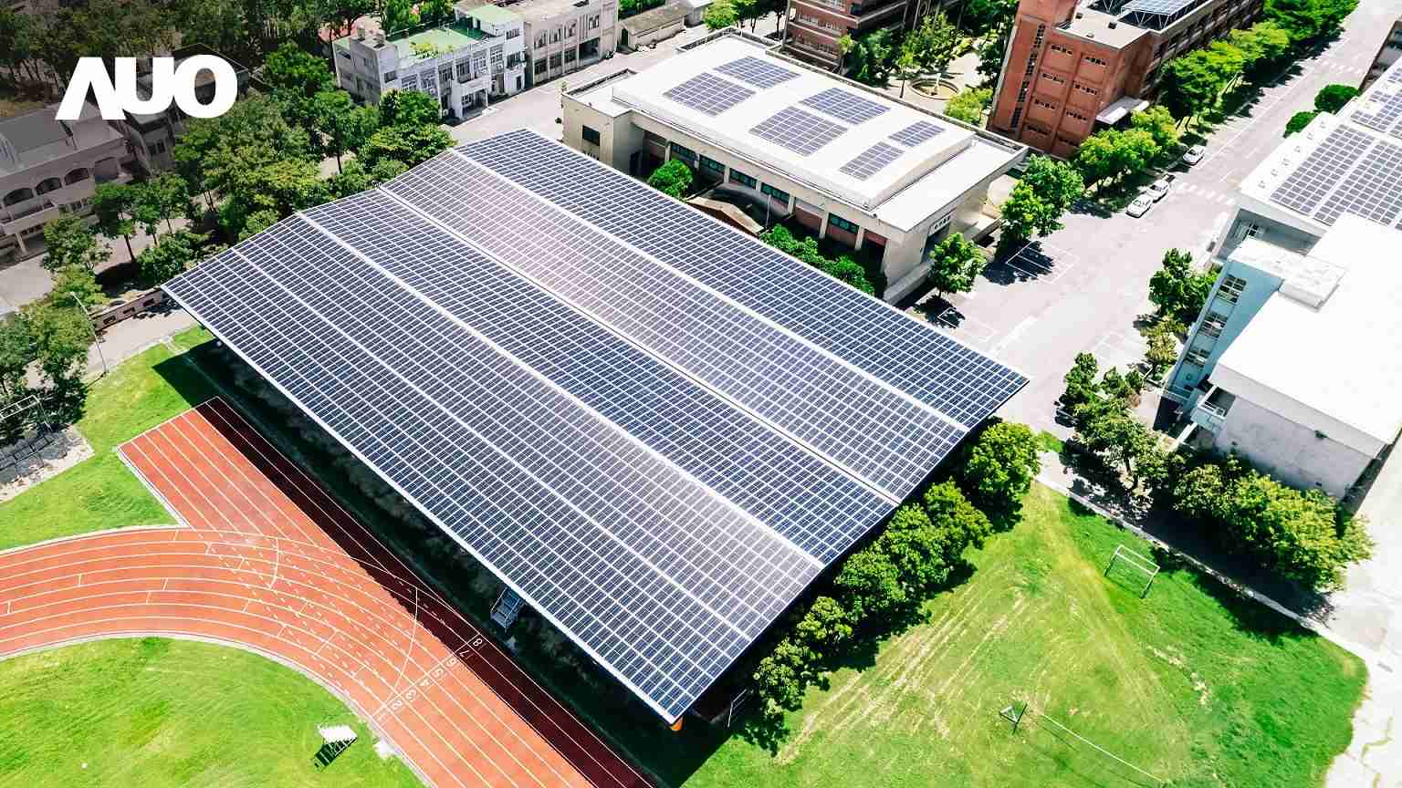 CG电子SunSteel光电整合型浪板具备快速安装、、、轻量化优势，，可提升15%发电效能，，，通过国际IEC与台湾VPC认证安全、、防漏、、、耐候标准